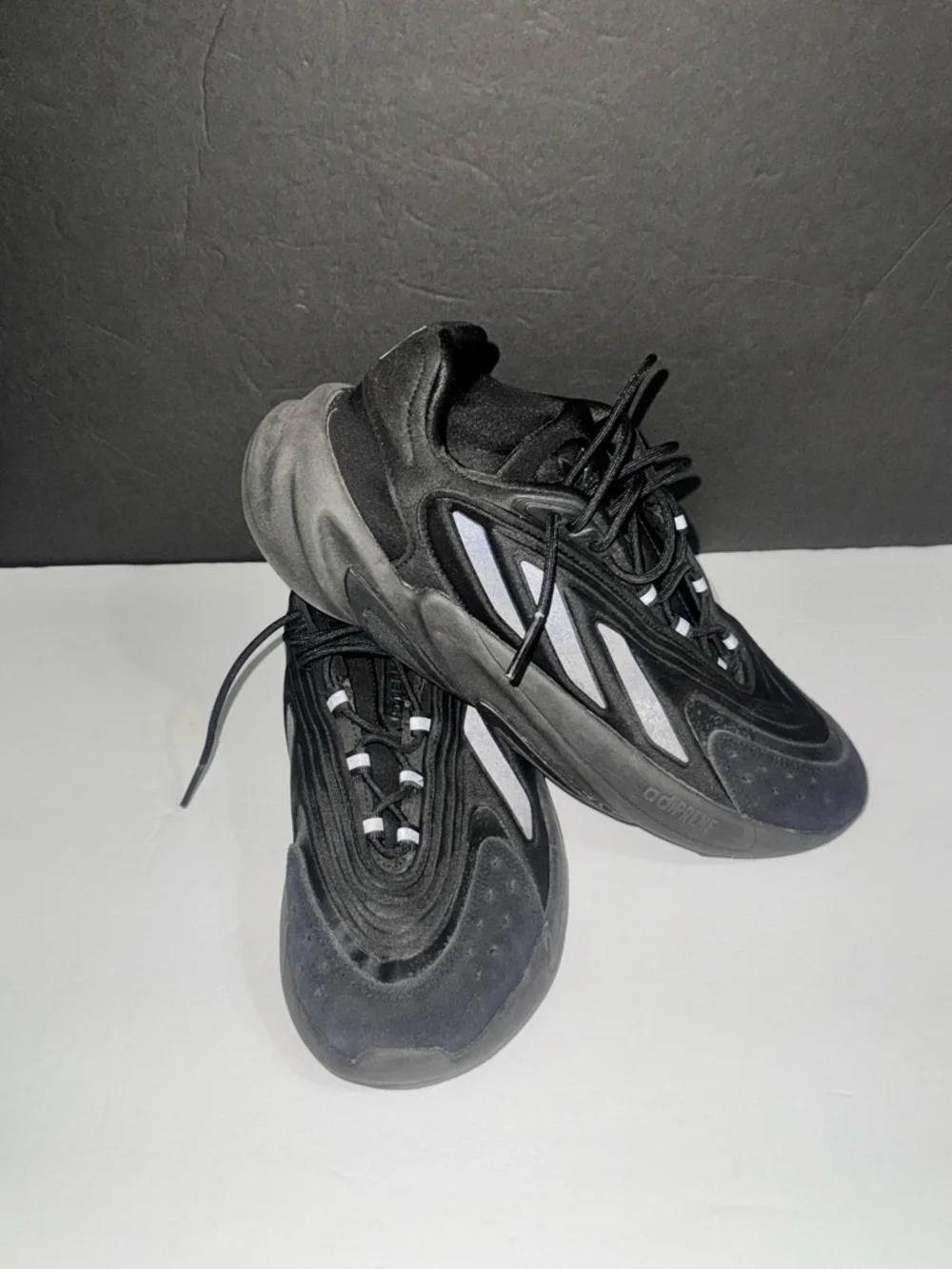 Adidas I Men's I Sneakers I Style Ozelia I Black I Size 9